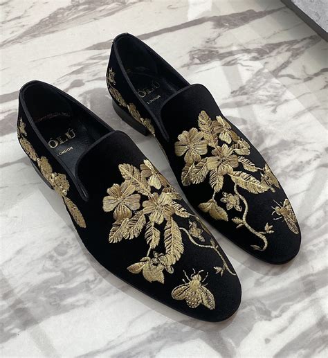 men velvet loafers embroidered.